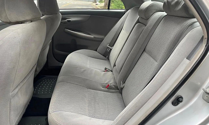 Toyota Corolla Gli 1...