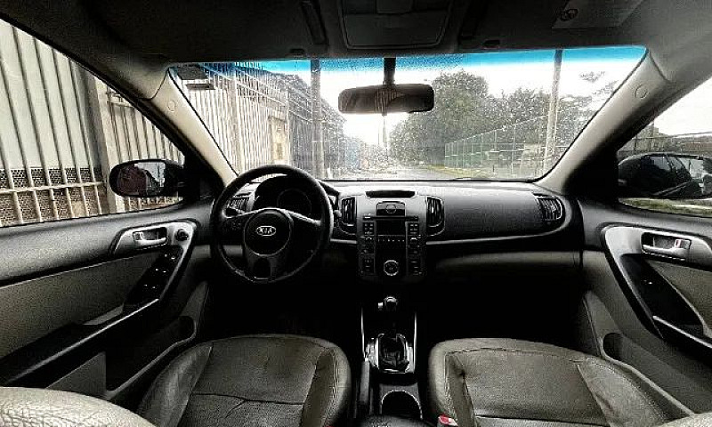 Kia Motors Cerato 1....