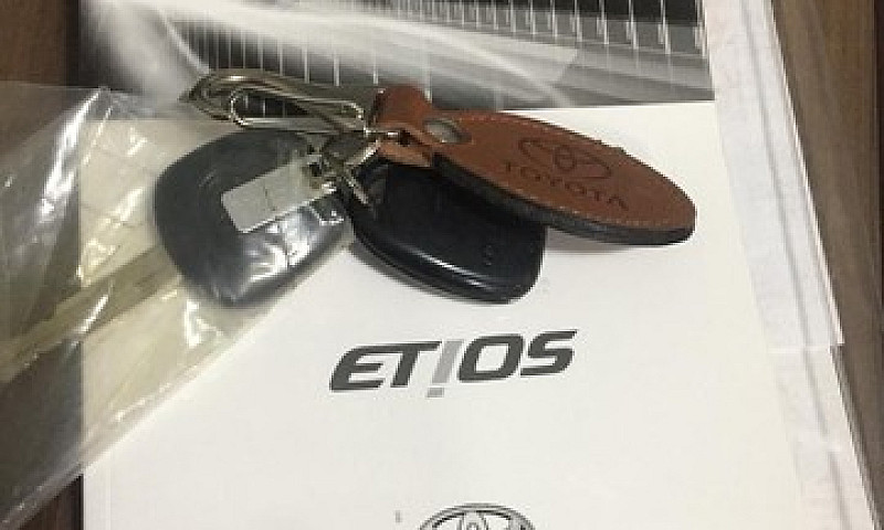 Toyota Etios 1.3 201...