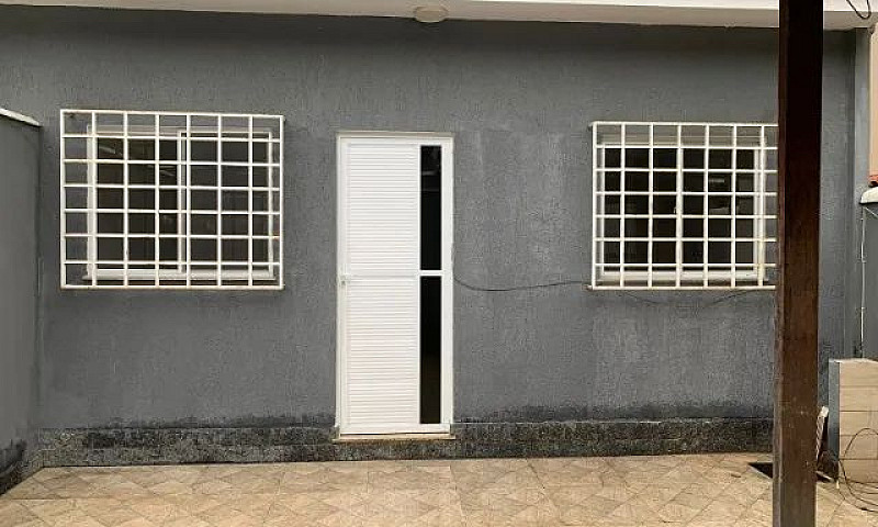 Alugo Casa Condomíni...