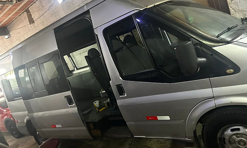 Ford Transit Van 355...
