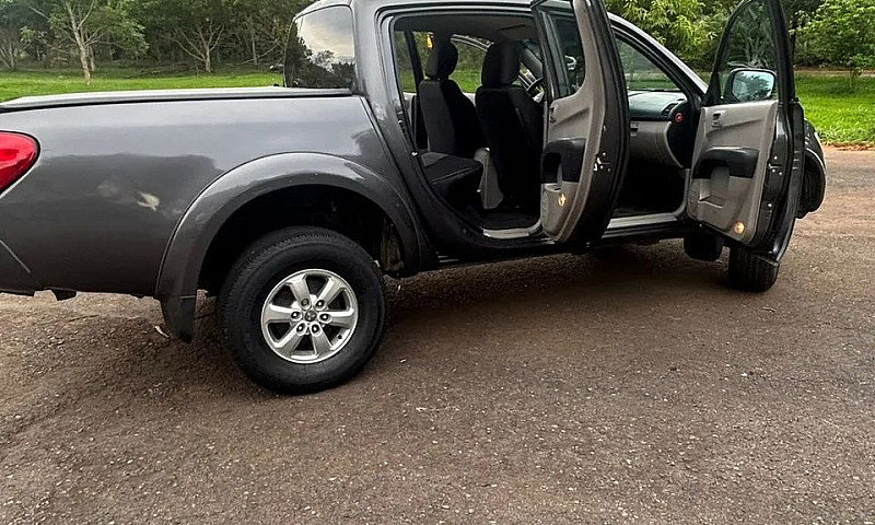 Mitsubishi L200 Trit...