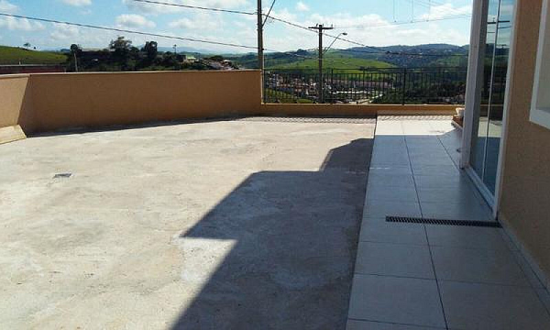 Linda Casa Em Condom...