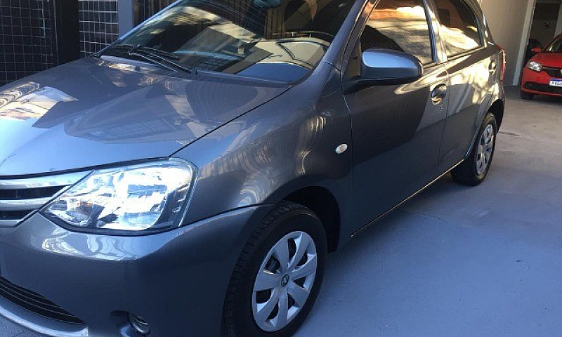 Toyota Etios 1.3 201...