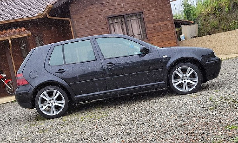 Golf 1.6 Mi 2002...