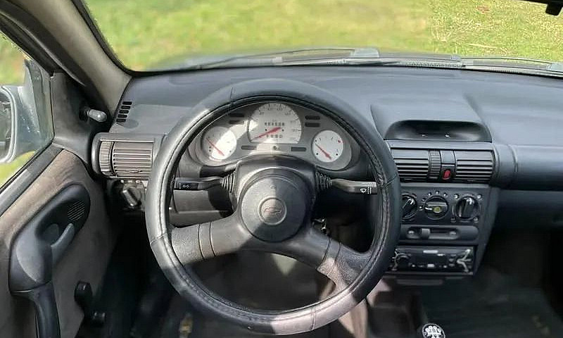 Chevrolet Corsa Seda...