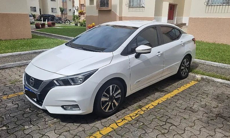 Nissan Versa Advance...