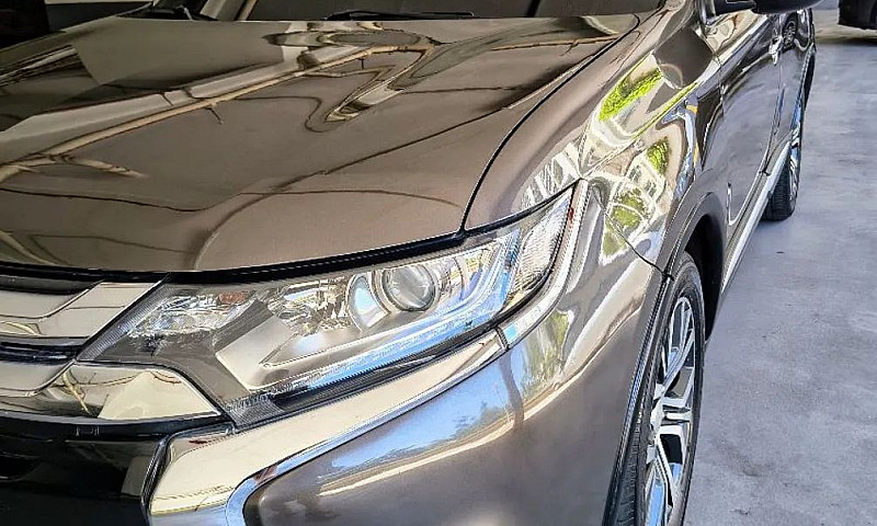 Mitsubishi Outlander...