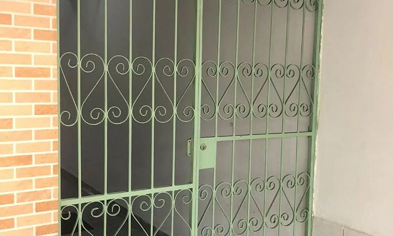 Alugo Casa Na Zona C...
