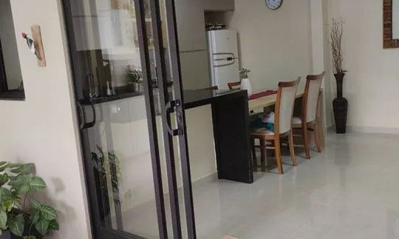 Casa Reformada De 2 ...