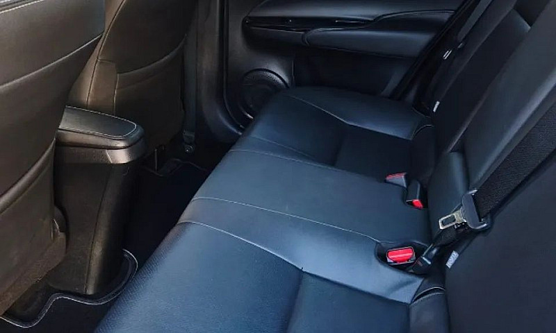 Toyota Yaris Xls Con...
