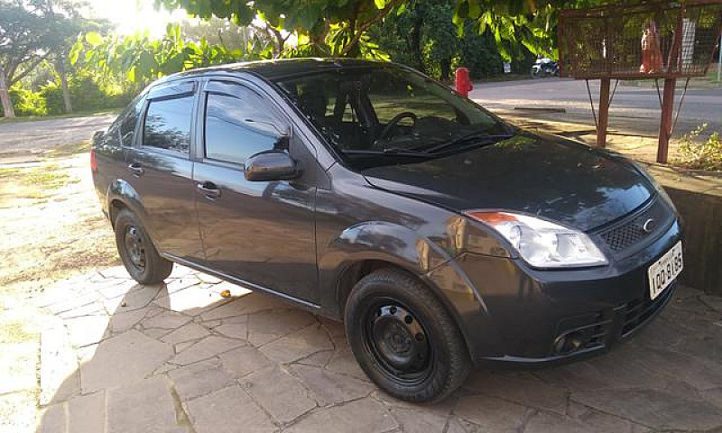 Fiesta Sedan 1.6 Com...