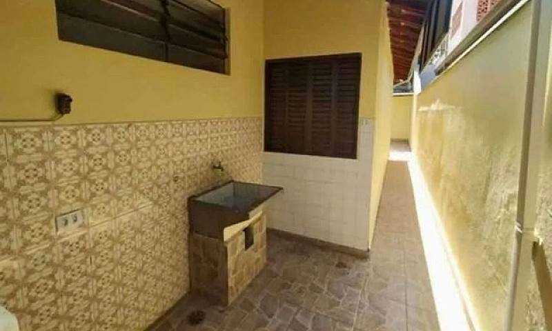 Casa Com 2 Dormitóri...