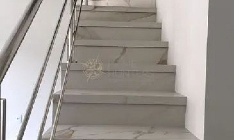 Casa Com 3 Suítes, À...