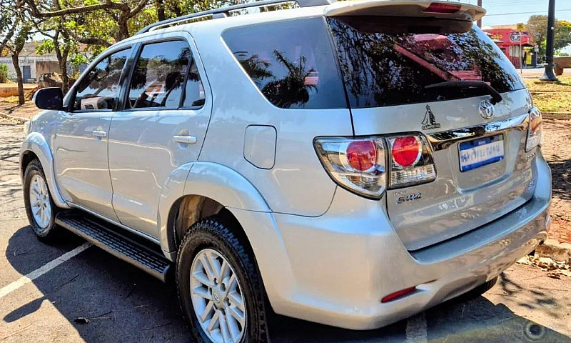 Toyota Hilux Sw4 Srv...