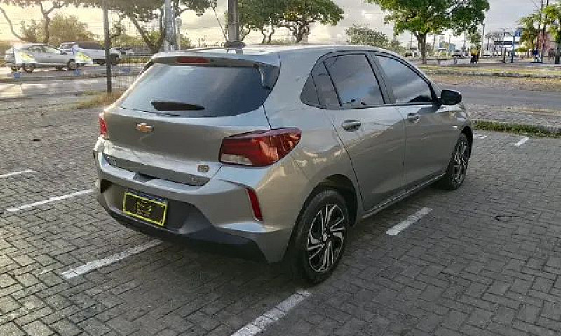 Chevrolet Onix Hatch...