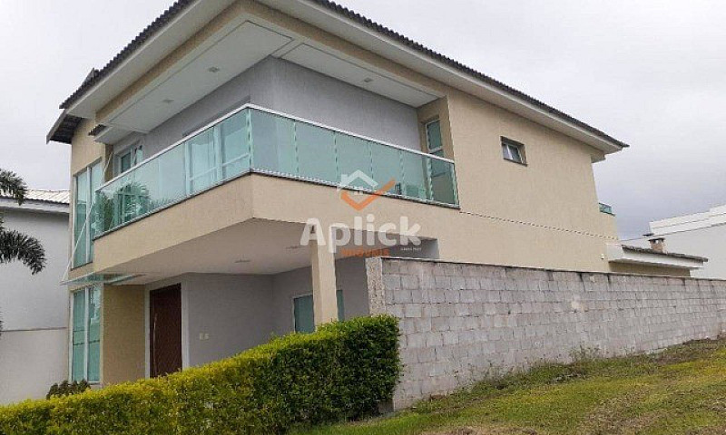 Casa Com 4 Dormitóri...