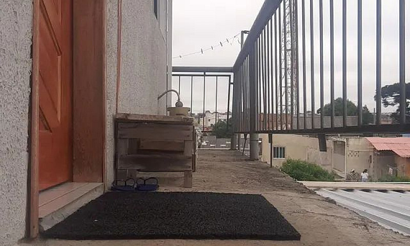 Aluga Se Quarto Para...