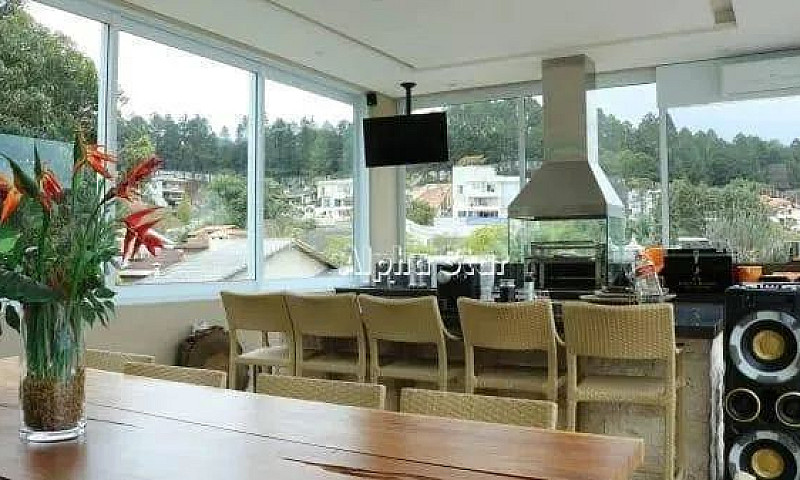 Casa Com 5 Dormitóri...