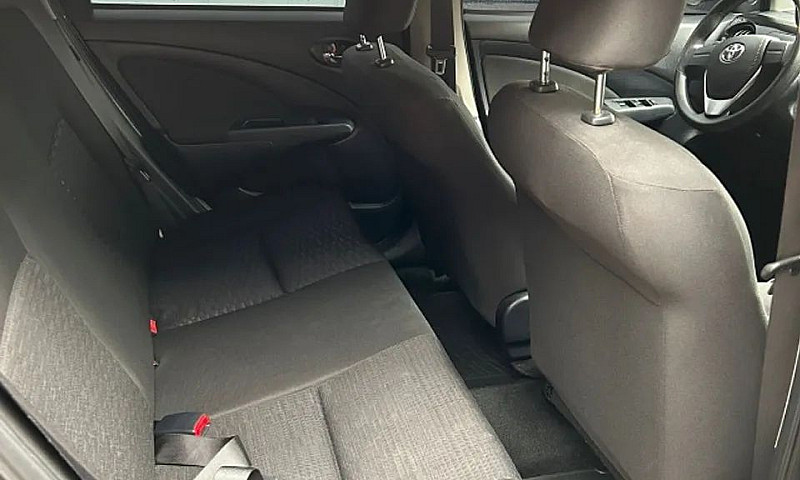 Toyota Etios X 1.3 F...