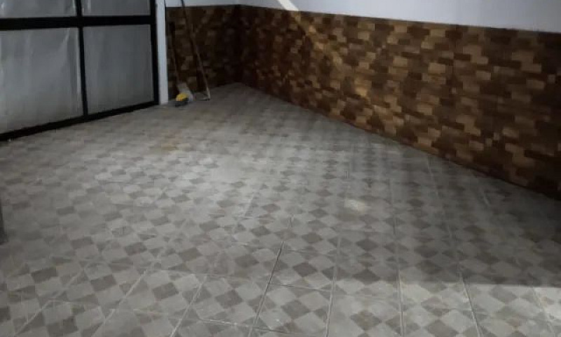 Aluga-Se Um Sobrado ...