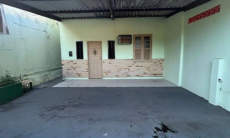 Casa Em Pedra De Gua...