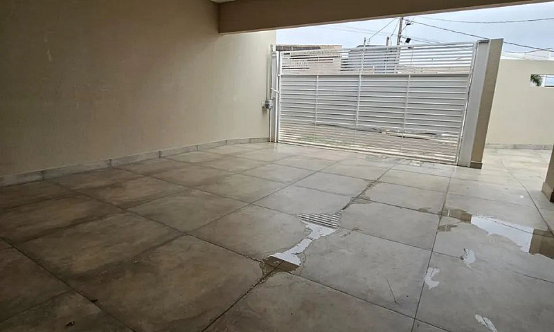 Vende-Se / Casa Nova...