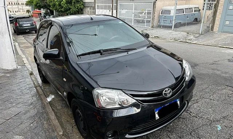 Toyota Etios X 1.3 F...
