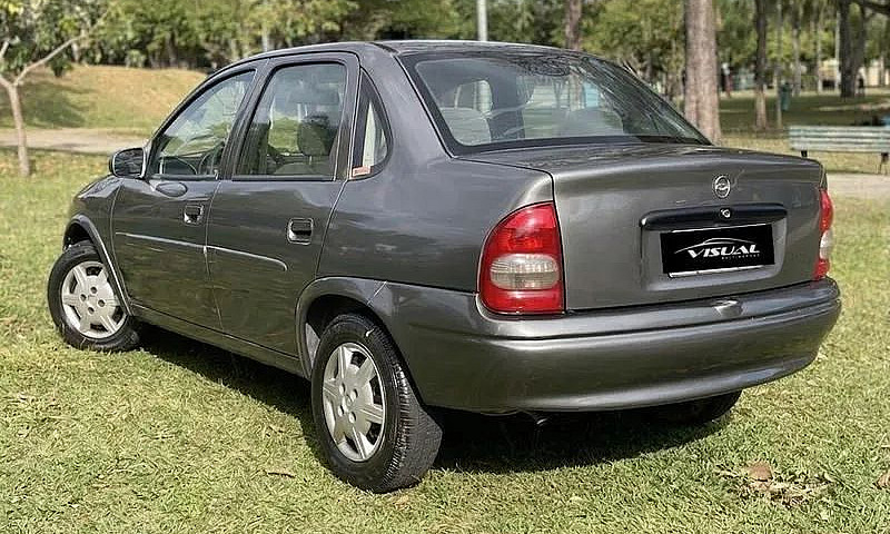 Chevrolet Corsa Seda...