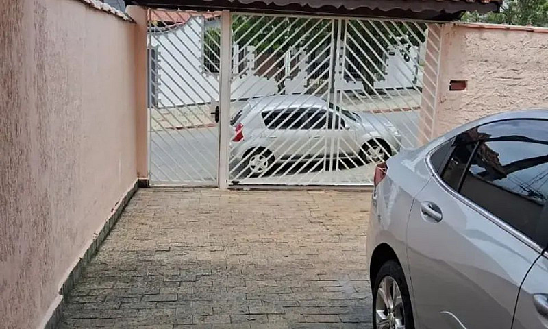 Casa Com 2 Dormitóri...