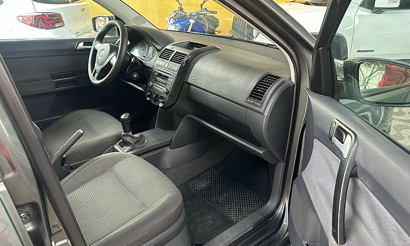 Volkswagen Polo 1.6 ...