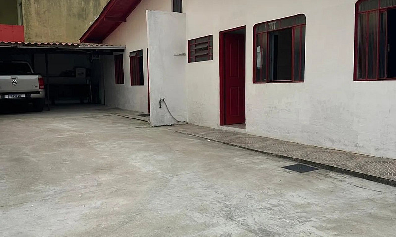 Alugo Casa De Um Qua...