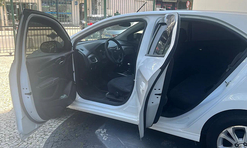 Chevrolet Onix Hatch...