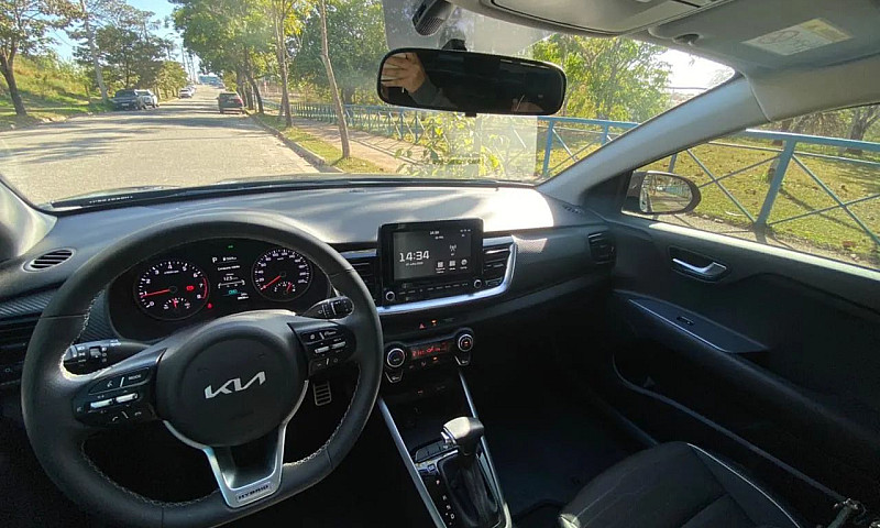Kia Stonic - Único D...