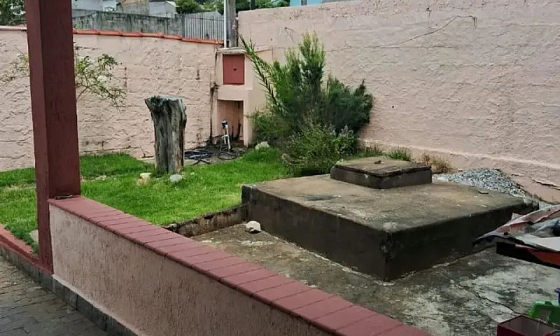 Casa Com 2 Dormitóri...