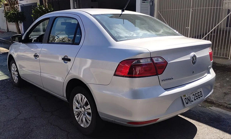 Volkswagen Voyage Tr...