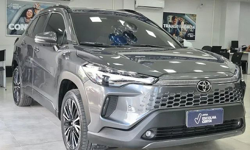 Toyota Corolla Cross...