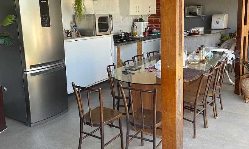 Casa 260 M²; Pq. Lag...