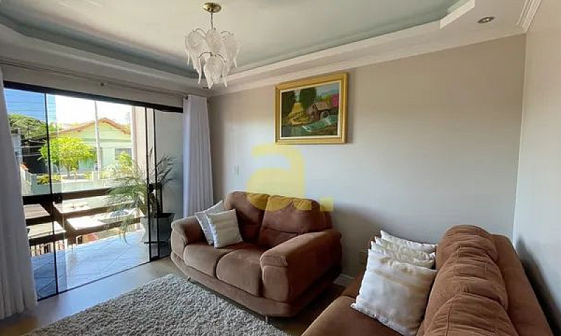 Casa Com 4 Dormitóri...