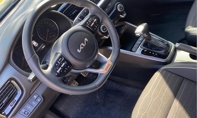 Kia Stonic - Único D...