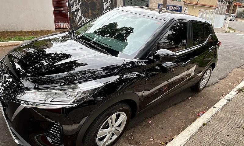 Nissan Kicks Play Ac...