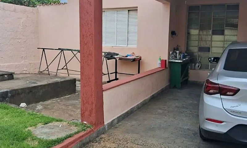 Casa Com 2 Dormitóri...