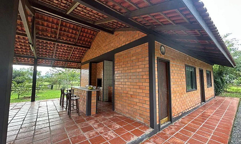 Casa Com 2 Dormitóri...