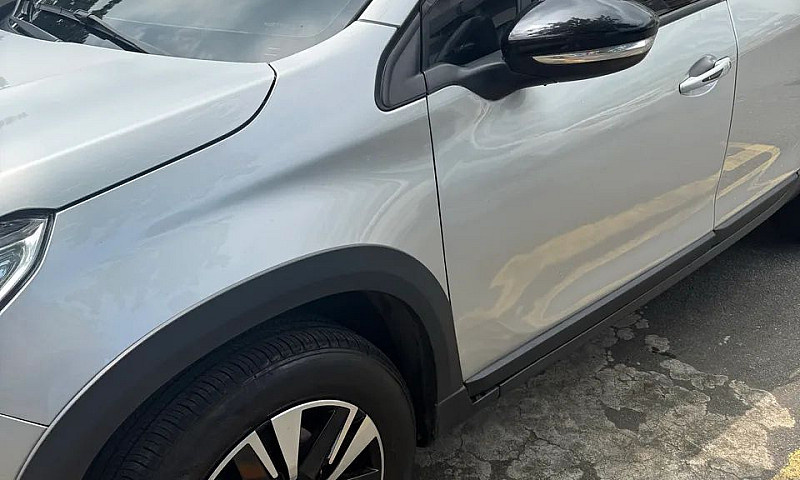 Peugeot 208 Active 1...