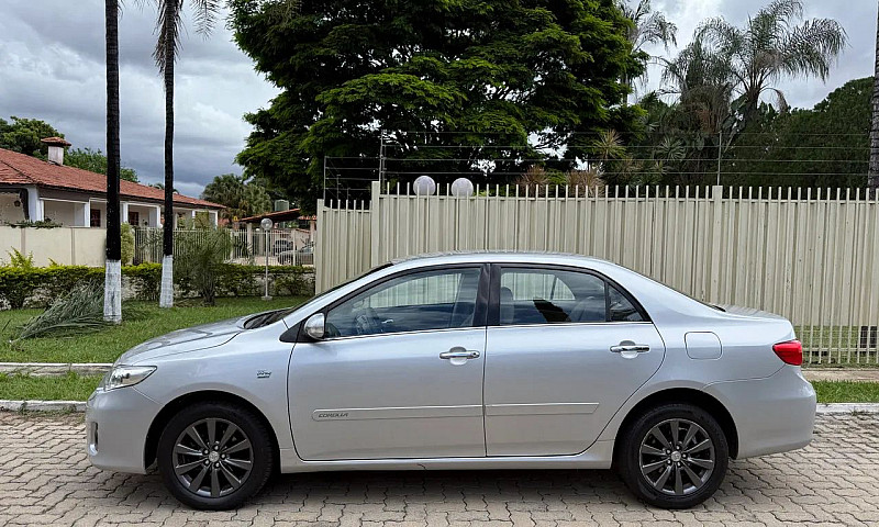 Toyota Corolla Altis...