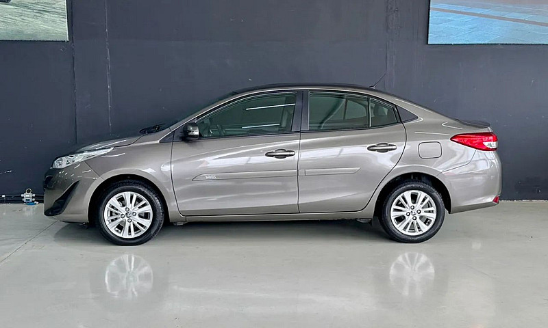 Toyota Yaris Xl Seda...
