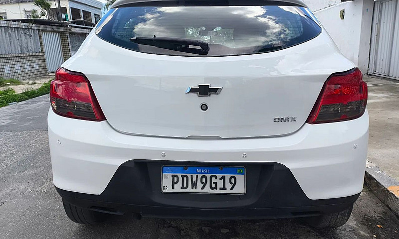 Chevrolet Onix Hatch...