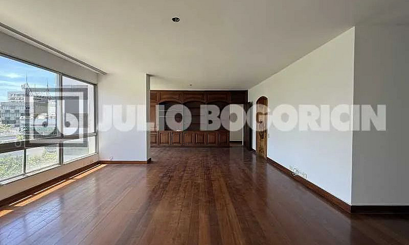 Apartamento De 4 Qua...