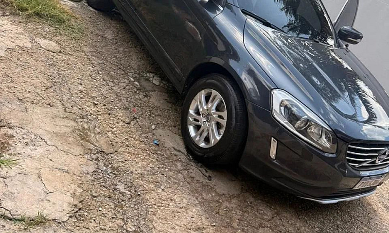 Volvo Xc 60 T-5 Kine...