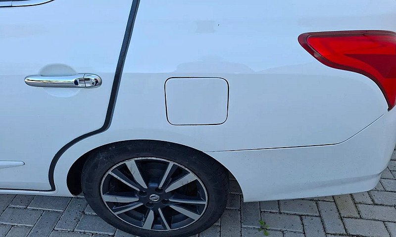 Nissan Versa Unique ...